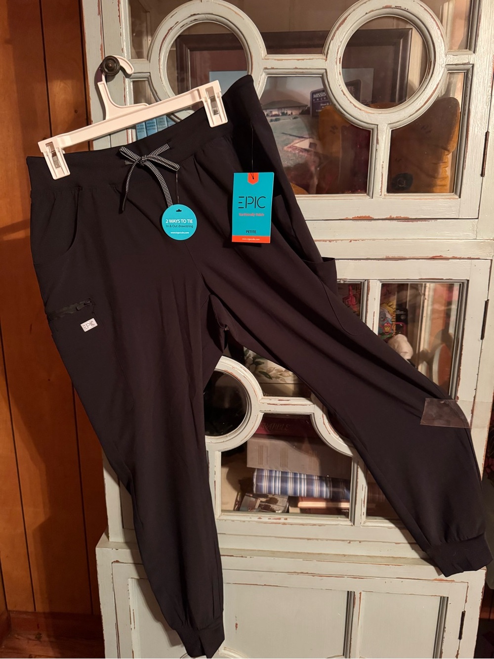 Epic Ladies Black Scrub Pants - Comfortable Active Wear Medium Petite B9